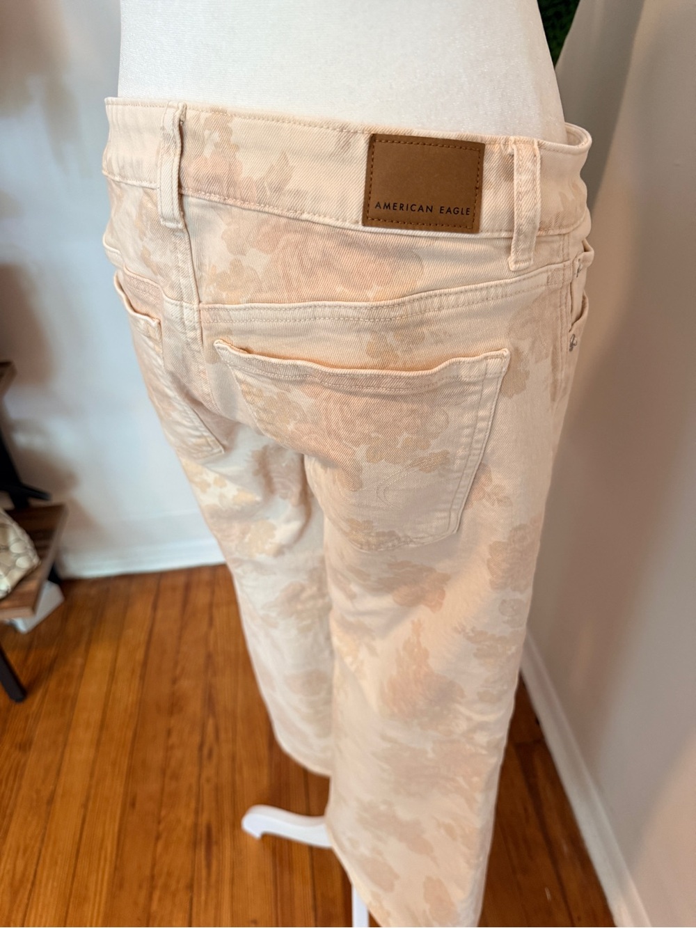 American Eagle | Beige Floral Low-Rise Flare Jeans - Picture 4 of 10